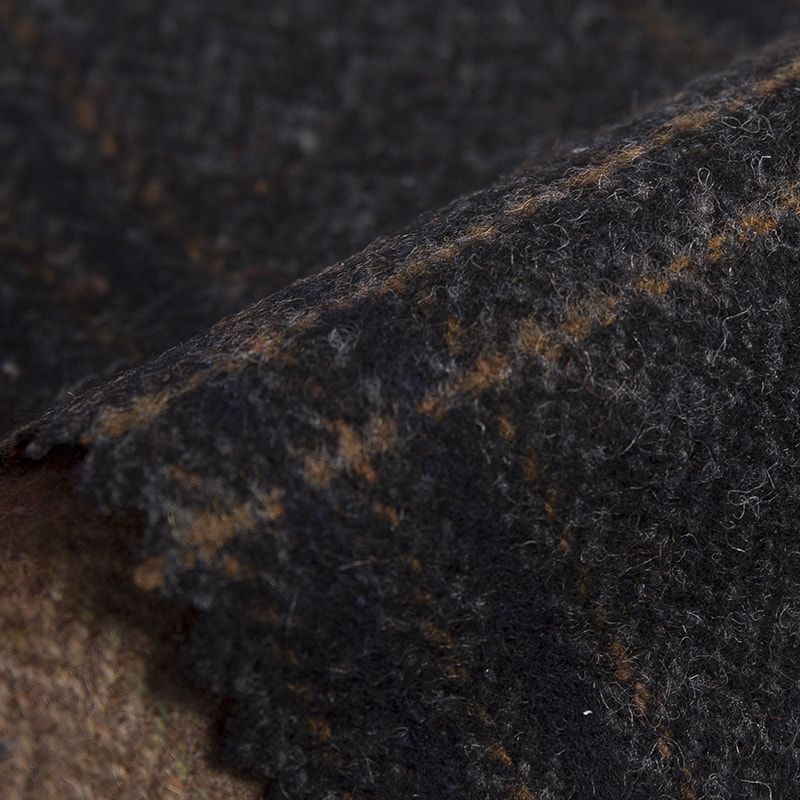 Bratán Tartan Suiting Scadán Fabraic Tweed